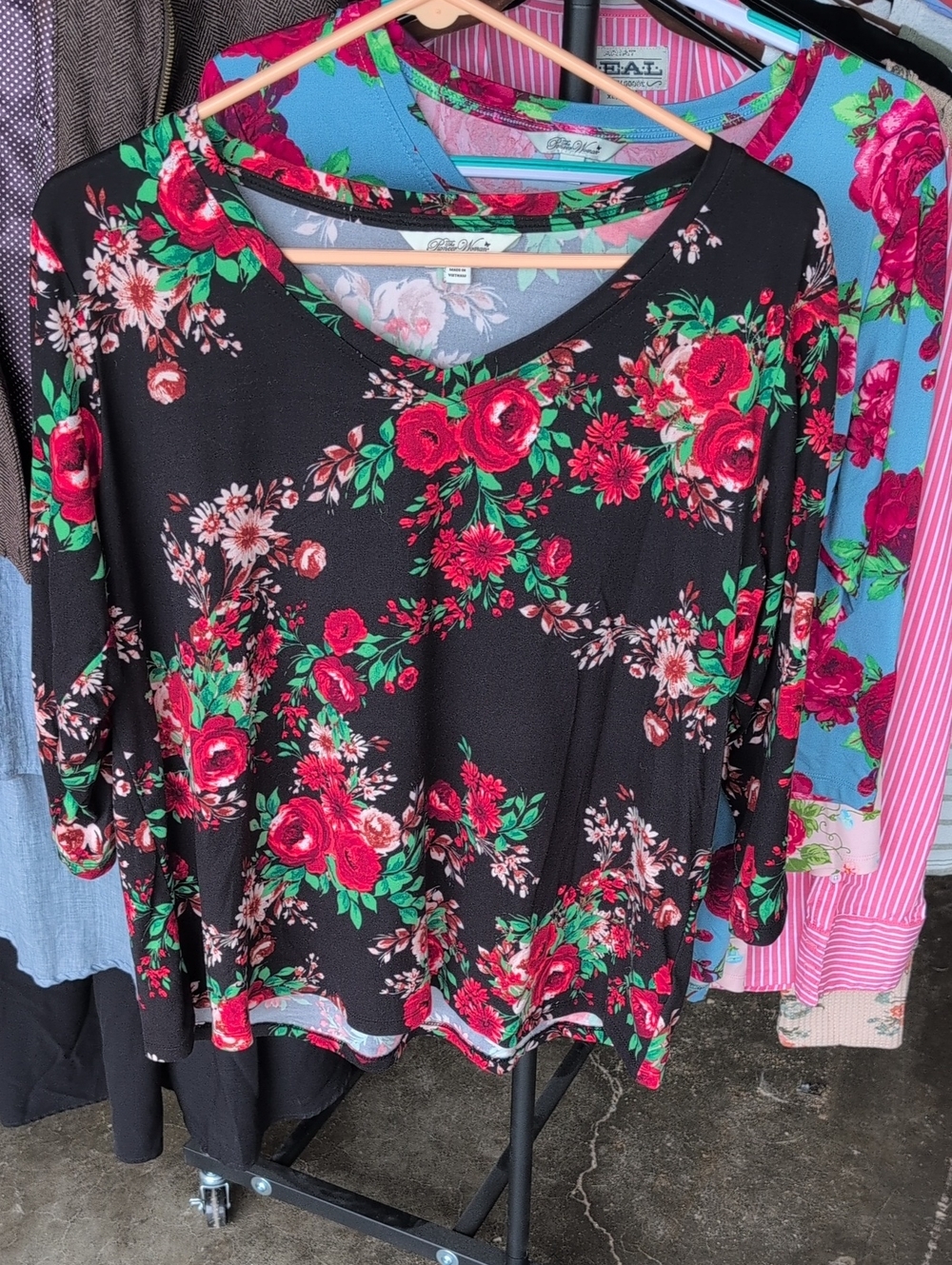The Pioneer Woman Black Floral V-Neck Long Sleeve Tunic